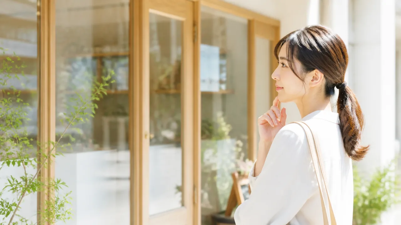不定休と不定期の違いは？意味と正しい使い分けをやさしく解説