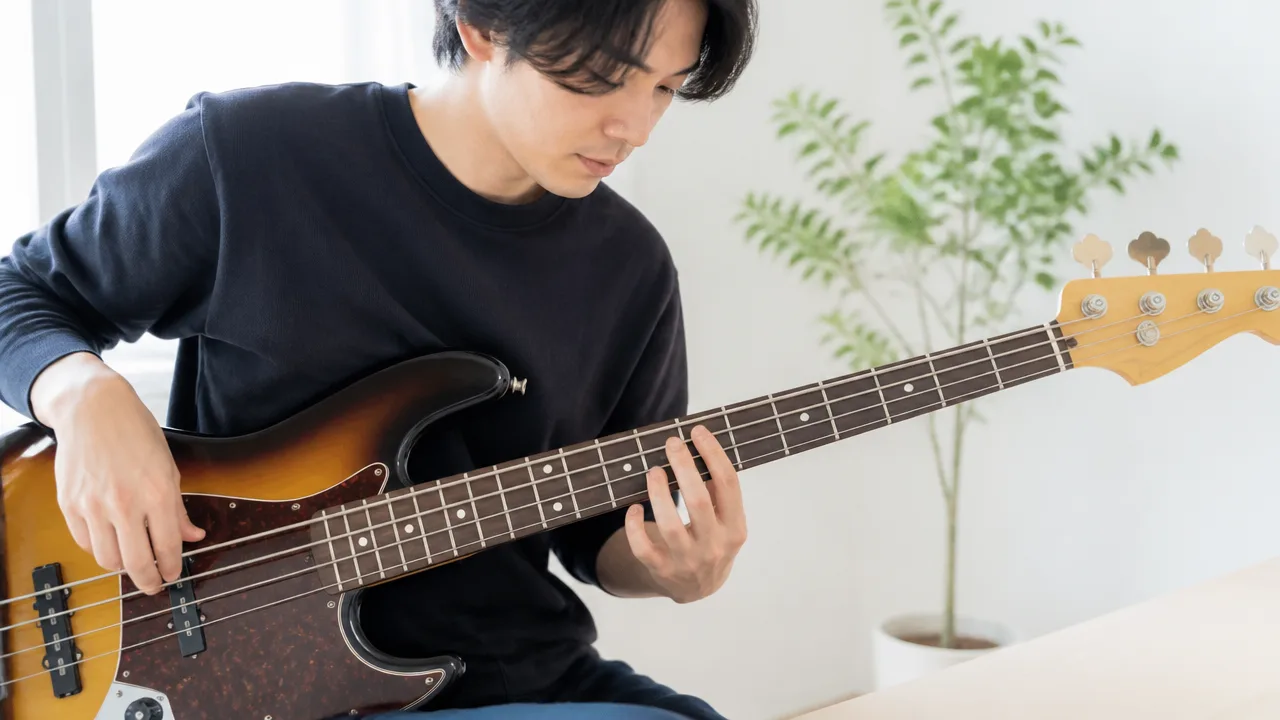 ハーモニクスとは?ベースで美しく鳴らすコツと練習方法を解説
